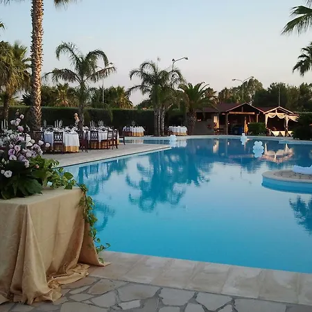 Villaggio Turistico Malibuu 曼杜里亚