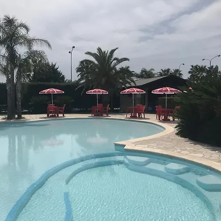 Villaggio Turistico Malibuu 假日公园 曼杜里亚