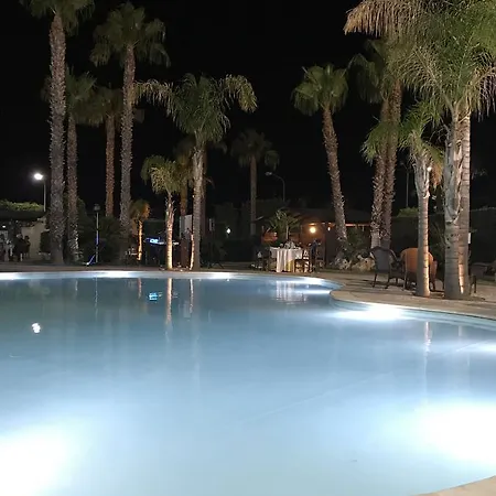 Villaggio Turistico Malibuu 曼杜里亚