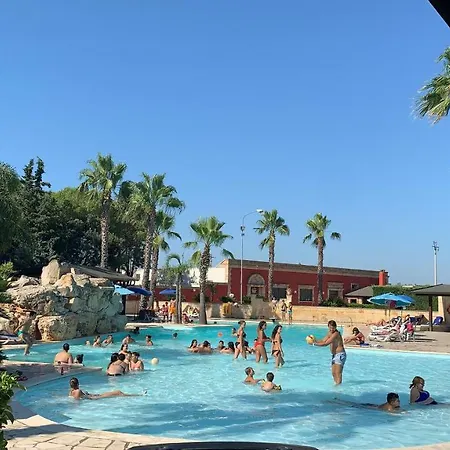 Villaggio Turistico Malibuu 曼杜里亚