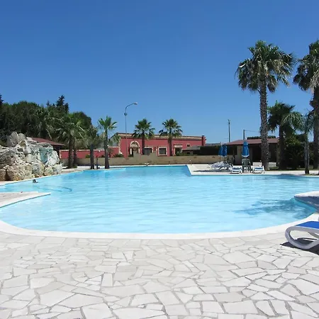 Villaggio Turistico Malibuu 3* 曼杜里亚